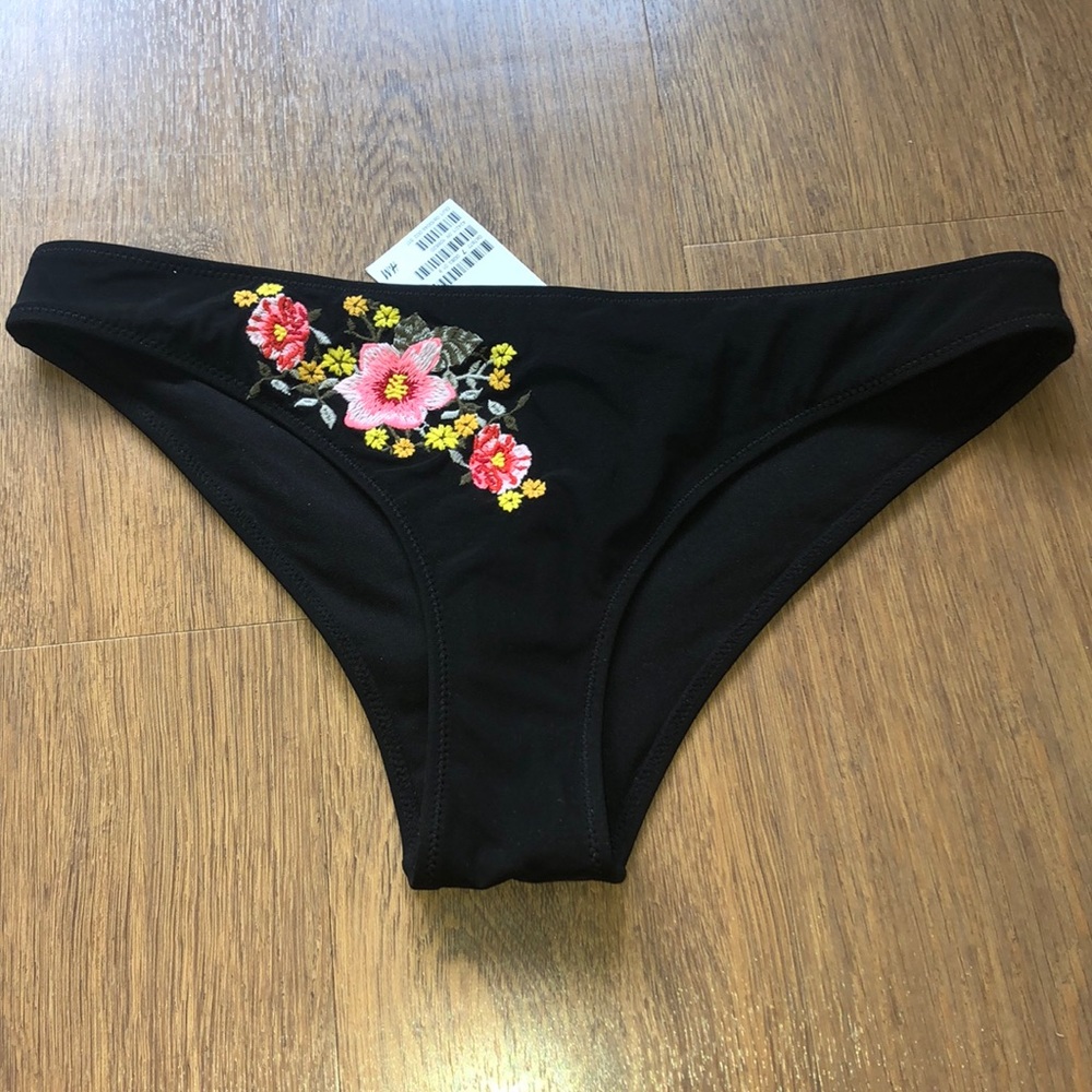 NWT bikini bottoms